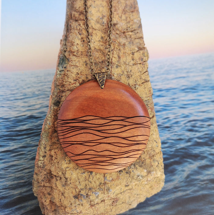 Waves Pendant - Cherry